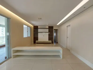 Apartamento com 3 Quartos para alugar, 136m² no Santo Amaro, São Paulo