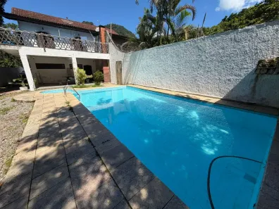 Casa com 4 Quartos à venda, 390m² no Jardim Casablanca, Peruíbe