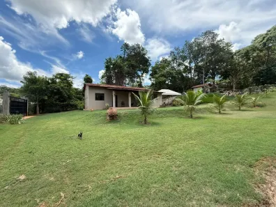 Fazenda/Sítio com 4 Quartos à venda, 2000m² no , Nerópolis
