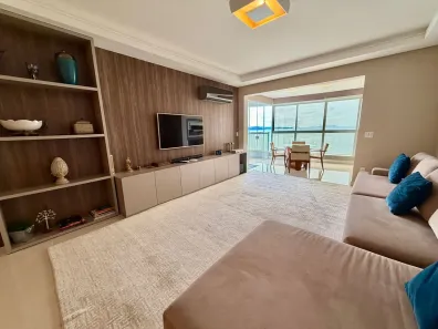Apartamento com 3 Quartos para alugar, 180m² no Centro, Balneário Camboriú