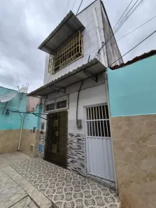 Casa com 2 Quartos para alugar, 80m² no Benfica, Fortaleza