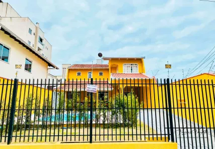 Casa com 4 Quartos para alugar, 250m² no Nações, Balneário Camboriú