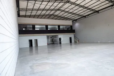 Galpão/Depósito/Armazém para alugar, 720m² no Vila Valparaíso, Santo André