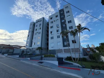 Apartamento com 2 Quartos para alugar, 72m² no Praia Comprida, São José