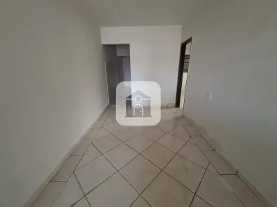 Casa com 3 Quartos para alugar, 100m² no Jaraguá, Uberlândia