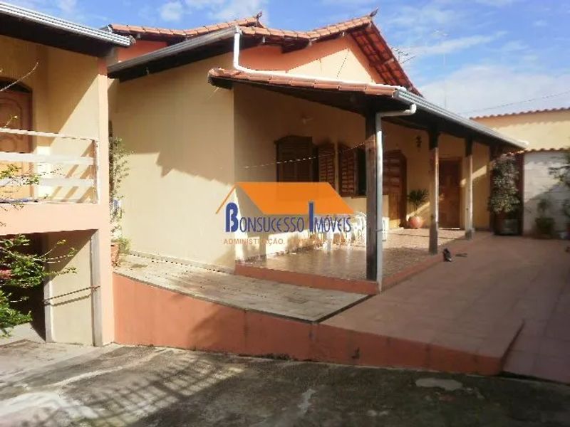 Casa com 3 quartos — Jardim Guanabara, Belo Horizonte