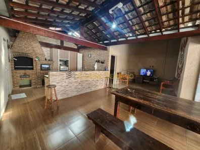 Sobrado com 4 Quartos à venda, 200m² no Jardim Santa Luzia, Pindamonhangaba