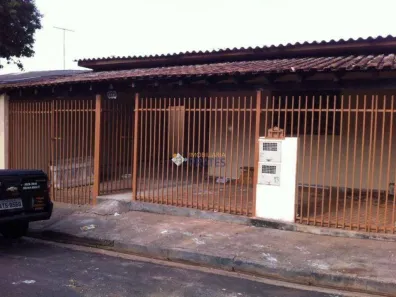 Casa com 3 Quartos à venda, 140m² no Jardim Santo Antônio, São José do Rio Preto