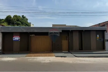 Casa com 4 Quartos à venda, 240m² no Setor Coimbra, Araguaína