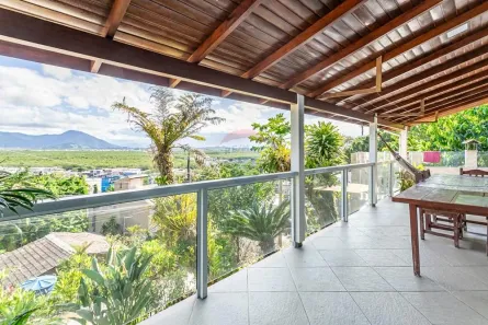 Casa com 3 Quartos à venda, 115m² no Costeira do Pirajubaé, Florianópolis