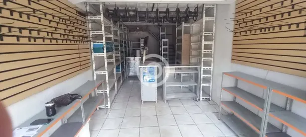 Ponto Comercial para venda ou aluguel, 60m² no Recreio dos Bandeirantes, Rio de Janeiro