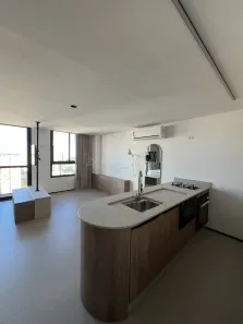 Apartamento com 1 Quarto para alugar, 44m² no Zona 07, Maringá