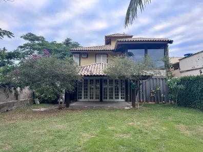 Casa com 3 Quartos à venda, 221m² no Centro, São Pedro da Aldeia
