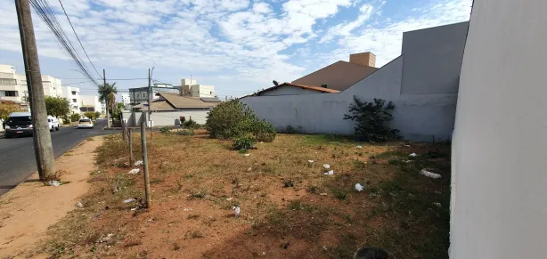 Lote/Terreno à venda, 301m² no Granada, Uberlândia