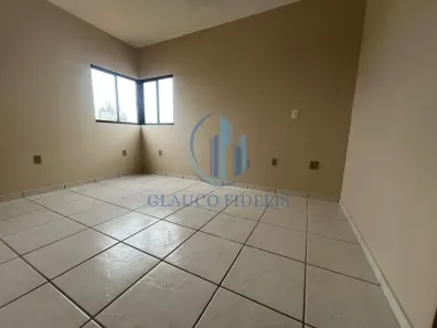 Apartamento com 2 Quartos para alugar, 79m² no Imbetiba, Macaé
