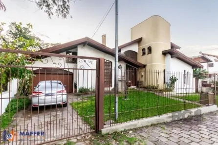 Casa com 4 Quartos à venda, 303m² no Santo Antônio, Porto Alegre