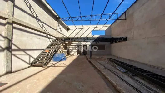 Galpão/Depósito/Armazém para alugar, 350m² no Jardim Holanda, Uberlândia