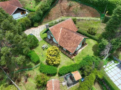 Casa com 3 Quartos à venda, 220m² no Recanto das Araucárias, Campos do Jordão
