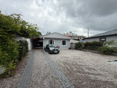 Casa com 3 Quartos à venda, 143m² no Pagani, Palhoça