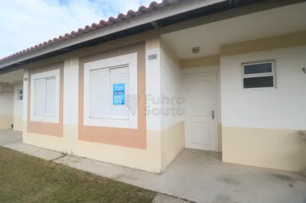 Casa de Condomínio com 2 Quartos para alugar, 44m² no Areal, Pelotas
