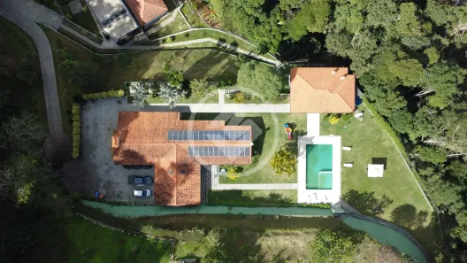 Fazenda/Sítio com 4 Quartos à venda, 550m² no Três Córregos, Teresópolis