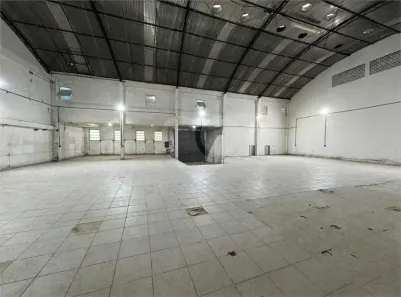 Galpão/Depósito/Armazém para alugar, 656m² no Inhaúma, Rio de Janeiro