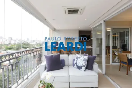 Apartamento com 2 Quartos à venda, 156m² no Vila Olímpia, São Paulo