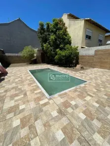 Casa com 3 Quartos à venda, 450m² no Extensão do Bosque, Rio das Ostras