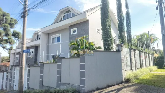 Casa com 4 Quartos à venda, 315m² no São Lourenço, Curitiba