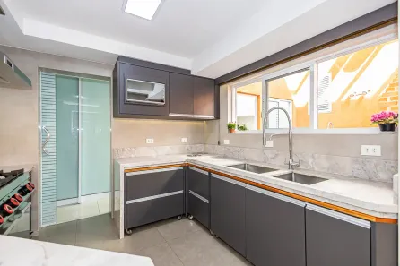 Sobrado com 3 Quartos à venda, 246m² no Pilarzinho, Curitiba