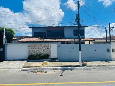 Casa com 4 Quartos para alugar, 300m² no Santa Amélia, Maceió
