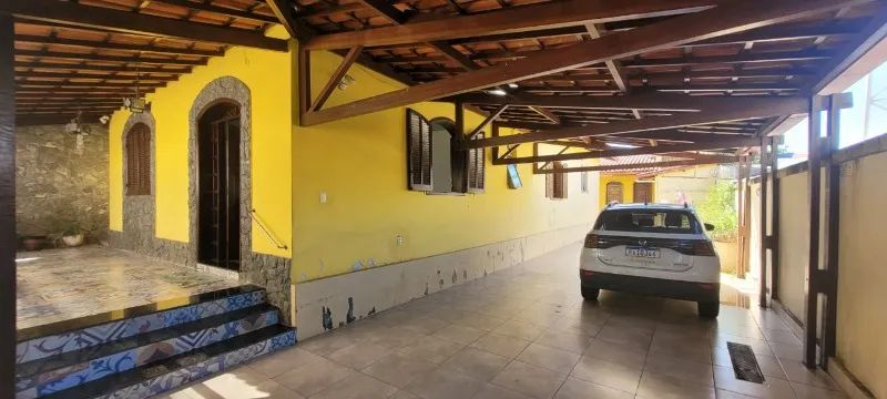Casa com 4 quartos — Caiçaras, Belo Horizonte