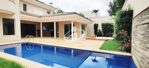 Casa de Condomínio com 4 Quartos para alugar, 384m² no Morada da Colina, Uberlândia