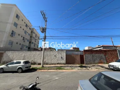 Lote/Terreno para alugar, 600m² no Vila Guilhermina, Montes Claros