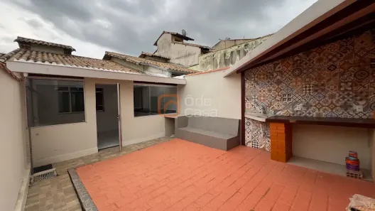 Casa com 2 Quartos para alugar, 65m² no Santa Mônica, Belo Horizonte