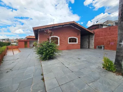 Casa com 3 Quartos para alugar, 178m² no Jardim Estádio, Jundiaí