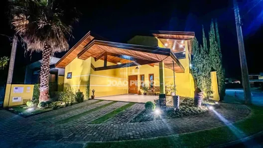 Casa de Condomínio com 3 Quartos à venda, 244m² no Piracangaguá, Taubaté