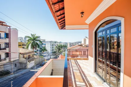 Sobrado com 2 Quartos à venda, 129m² no Teixeiras, Juiz de Fora