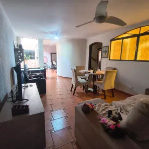 Sobrado com 4 Quartos à venda, 236m² no Centro, Bauru