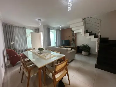 Casa com 3 Quartos à venda, 160m² no Cabral, Contagem