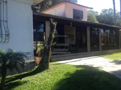 Casa com 5 Quartos à venda, 620m² no Valparaíso, Petrópolis
