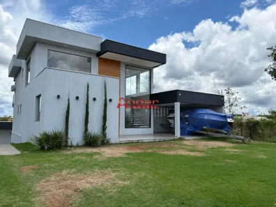 Casa com 4 Quartos para alugar, 400m² no Solar do Madeira, Contagem