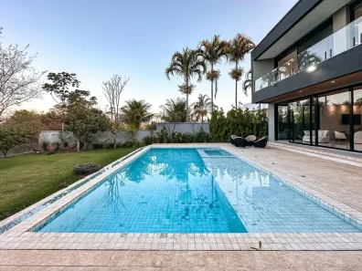 Sobrado com 4 Quartos para venda ou aluguel, 770m² no Alphaville Flamboyant Residencial Araguaia, Goiânia