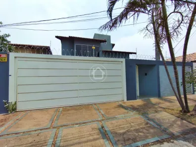 Casa com 3 Quartos à venda, 250m² no Tiradentes, Campo Grande
