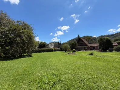 Casa com 4 Quartos à venda, 391m² no Vargem Grande, Teresópolis
