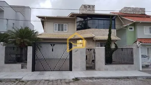 Casa com 4 Quartos à venda, 241m² no Carianos, Florianópolis