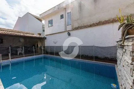 Casa de Condomínio com 3 Quartos à venda, 214m² no Maravista, Niterói