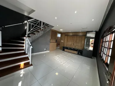 Sobrado com 4 Quartos à venda, 240m² no Pestana, Osasco