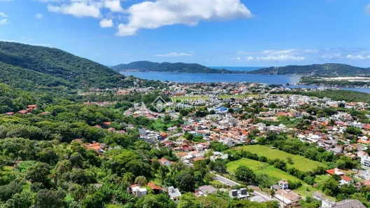 Lote/Terreno à venda, 750m² no Lagoa da Conceição, Florianópolis