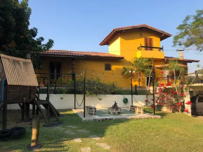 Fazenda/Sítio com 3 Quartos à venda, 1100m² no Maracatu, Guararema